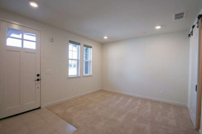 Building Photo - 838 Galt Ter