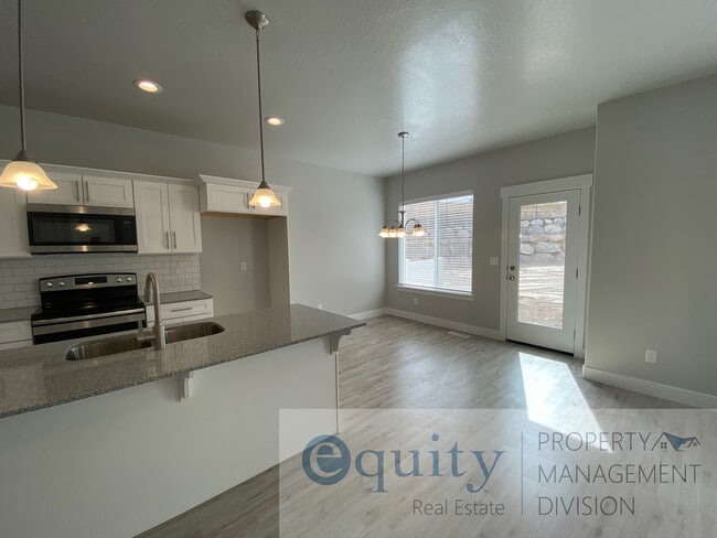 Building Photo - 16102 S Truss Dr