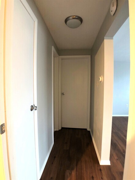 Hallway - Between Beds/Bath - 162 Pointview Rd