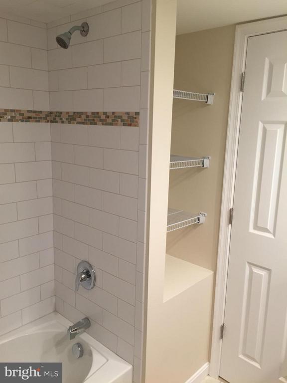 Building Photo - 8904 Cherry St