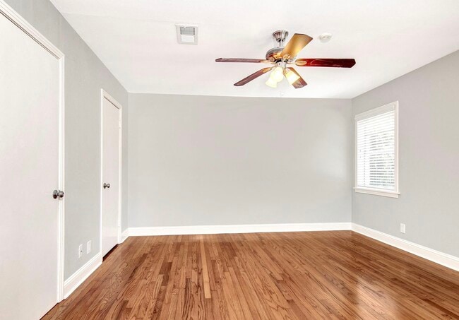 Building Photo - 2327 Dorrington St