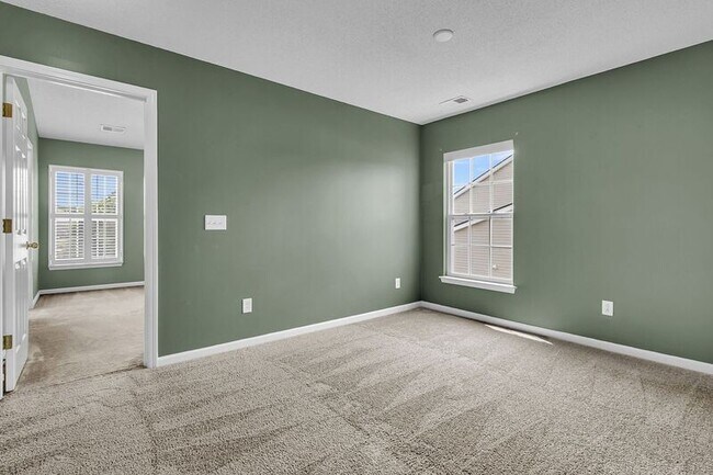 Building Photo - 403 Dovetail Cir