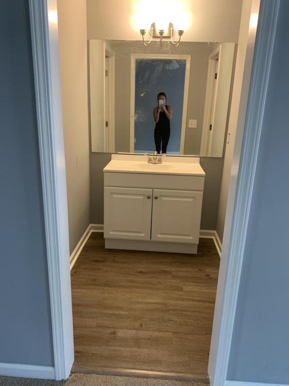 Building Photo - 104 Commons Dr