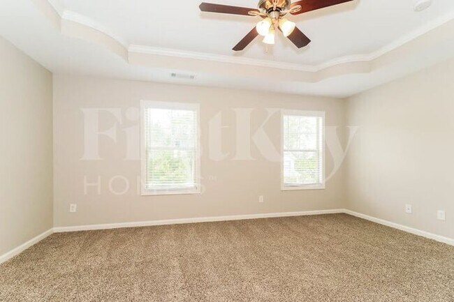 Building Photo - 331 White Birch Ln