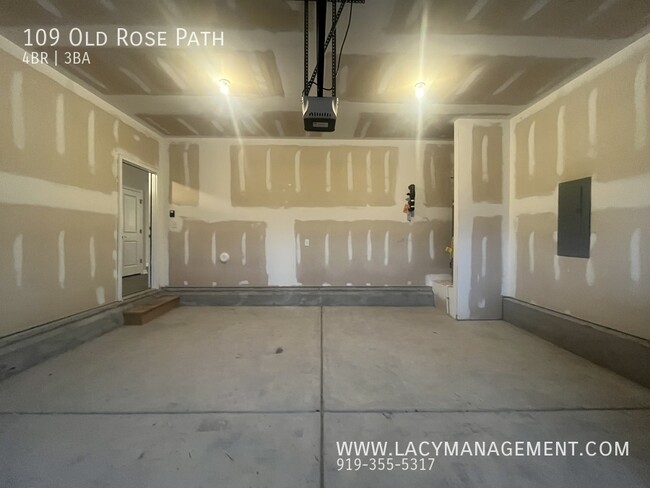 Building Photo - 109 Old Rose Path