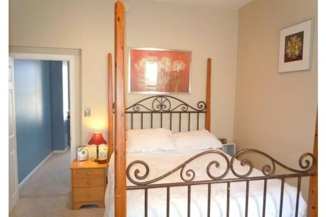 Building Photo - Charming 1 Bedroom/1.5 Bathroom in Fed Hill, Baltimore, MD!