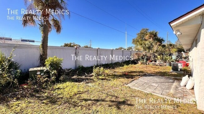 Building Photo - 5520 Charleston St