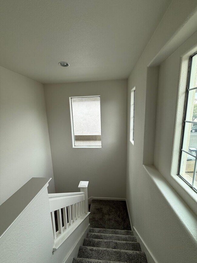 Building Photo - 505 Flora Spring Ct