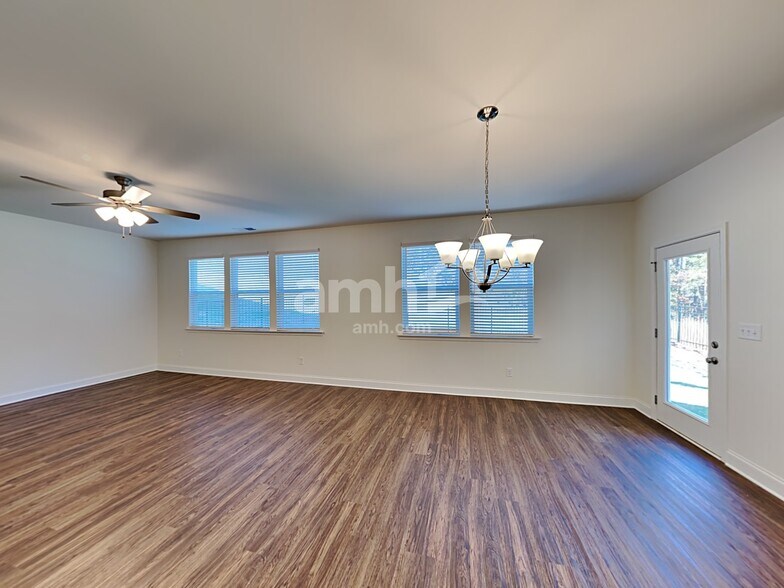 Building Photo - 190 Rivulet Dr