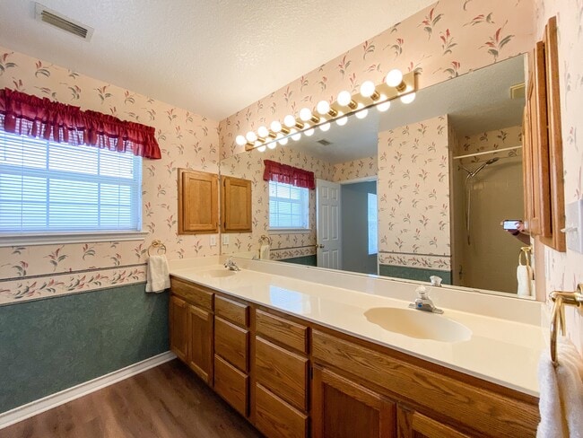 Building Photo - 1663 Lantana Cir