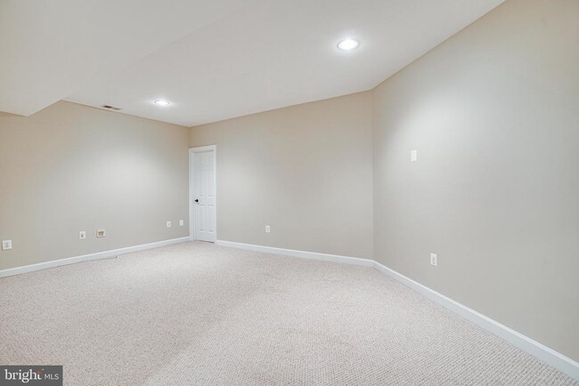 Building Photo - 24897 Pinebrook Rd