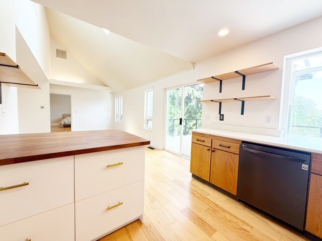 Building Photo - 1128 NW Thornwood Cir