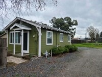 Building Photo - 1660 Jennings Ave