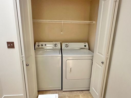 Building Photo - *New Price! Wonderful 3 bed Townhome in Pinehurst neighborhood!