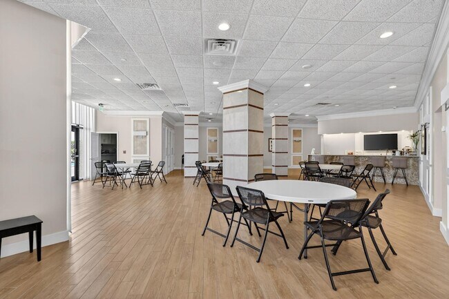 Building Photo - 9650 S Ocean Dr