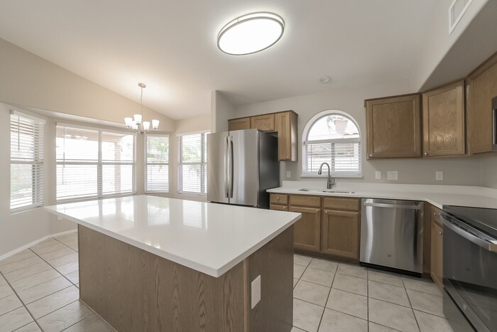 Building Photo - 9542 W Potter Dr