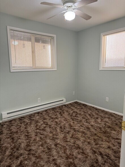 Building Photo - 2000 Lampman Rd