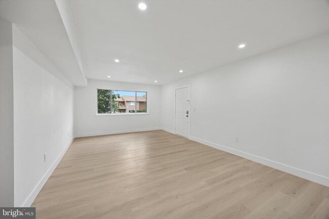 Building Photo - 511 Bradley Ct