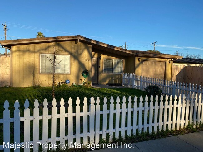 Building Photo - 3 br, 1 bath House - 6032 Cresenda Ave