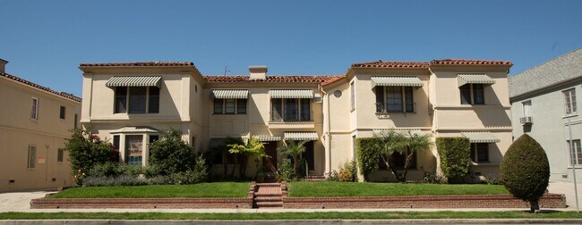 Building Photo - 927 Alandele Ave