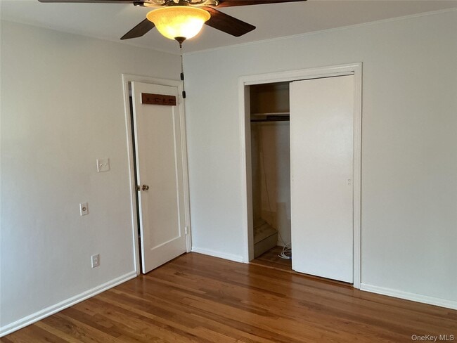 Building Photo - 4 Hitchcock Ln