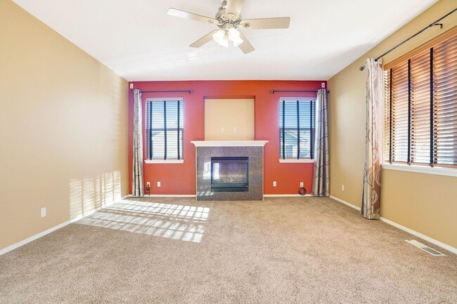 Building Photo - 4Bd/2.5Ba Two Story House - Available to View!