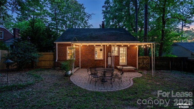 Building Photo - 2126 Arnold Dr