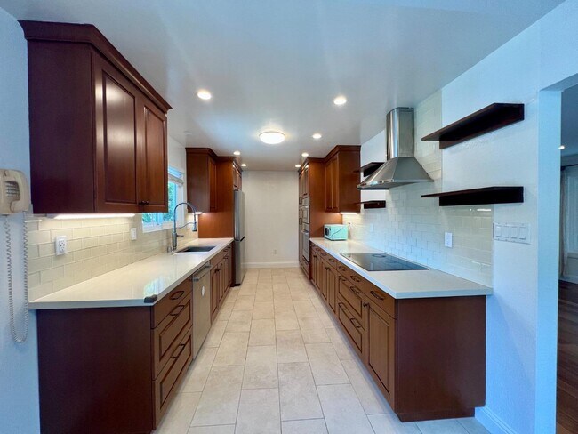 Building Photo - 2816 San Juan Blvd