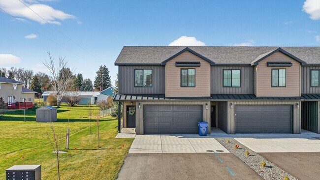 Building Photo - Beautiful 3 Bed, 2.5 Bath Townhome in Ashton - Shorter lease terms available