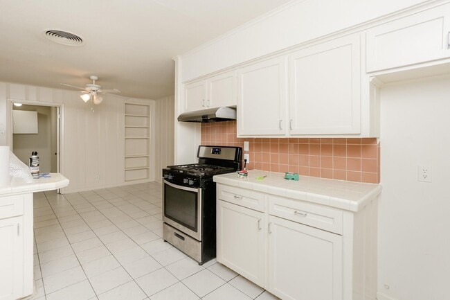 Building Photo - 9753 Tappenbeck Dr