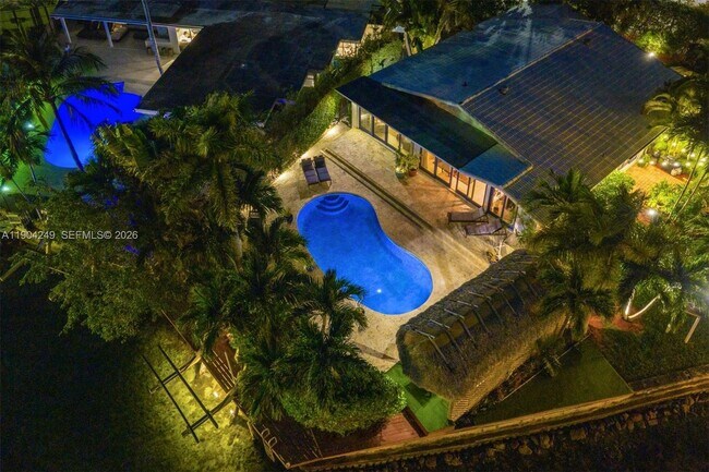 Building Photo - 7975 Biscayne Point Cir