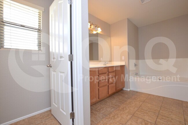 Building Photo - 1337 S Joshua Tree Ln