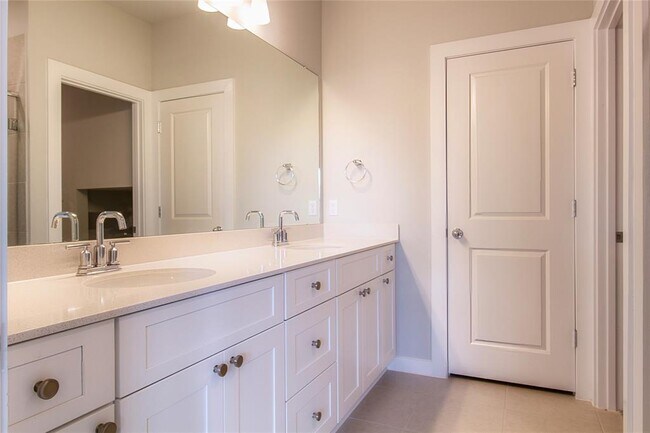 Building Photo - 17506 El Hidalgo Dr