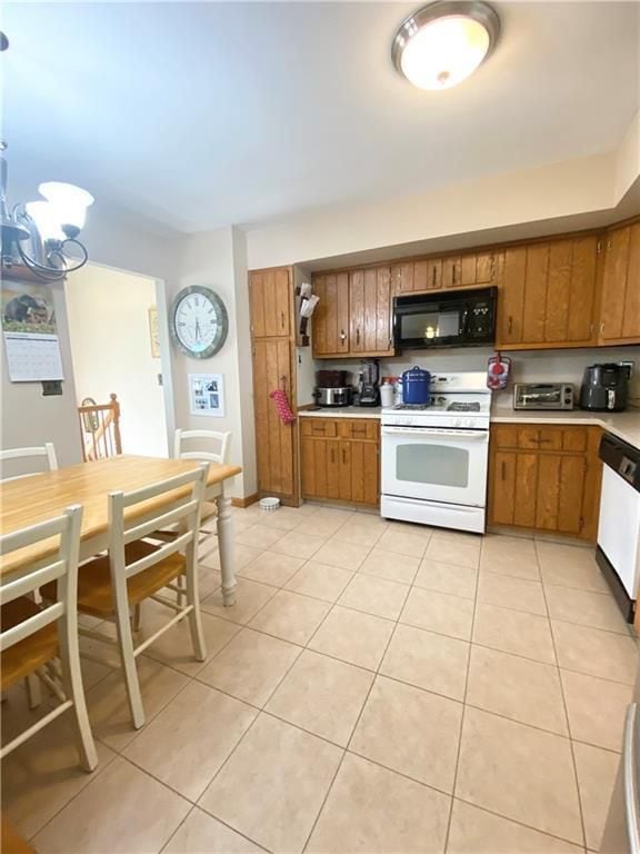 Building Photo - 555 Vineland Ave