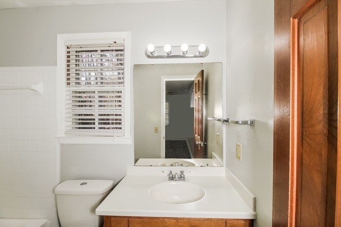 Building Photo - 252 Ripley Station Rd