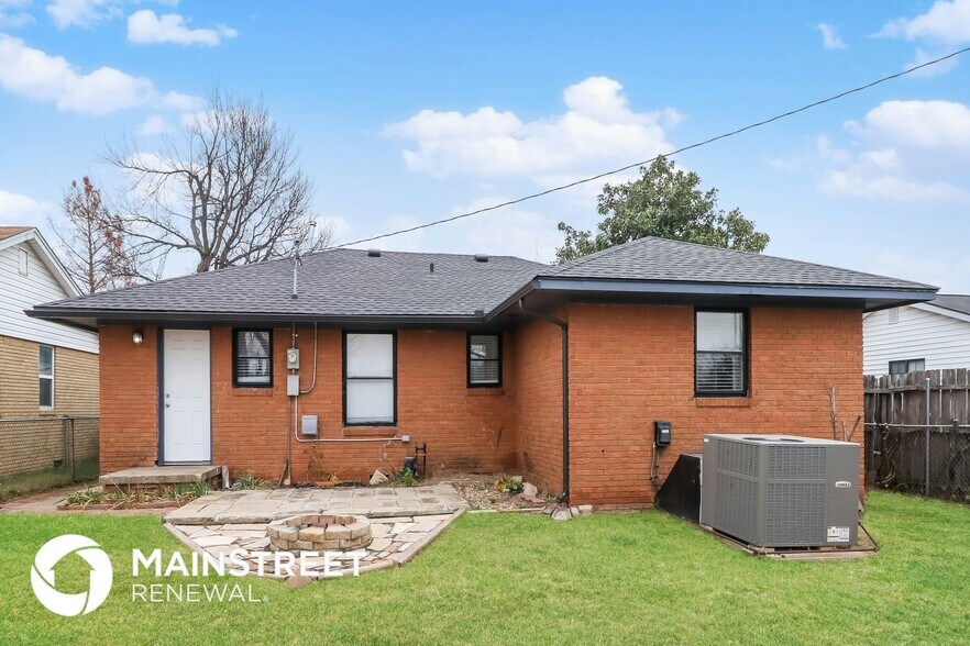 Building Photo - 2109 NW 115th Terrace