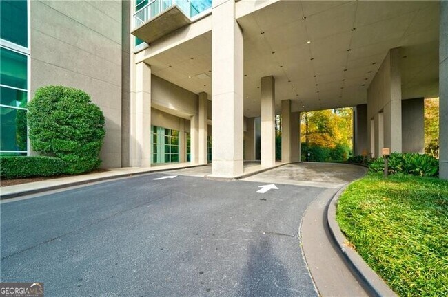 Building Photo - 3300 Windy Ridge Pkwy SE