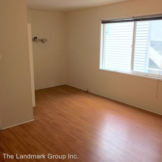 Building Photo - 3216 E Madison St