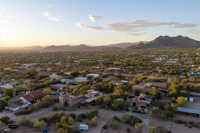 Building Photo - 6708 E Calle de Las Estrellas Rd