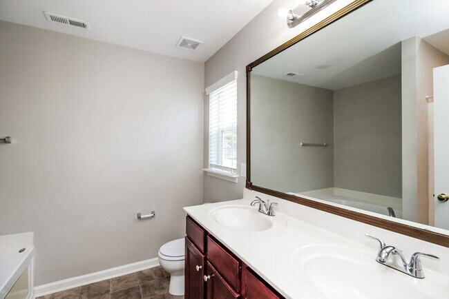 Building Photo - 4013 Lawrence Daniel Dr