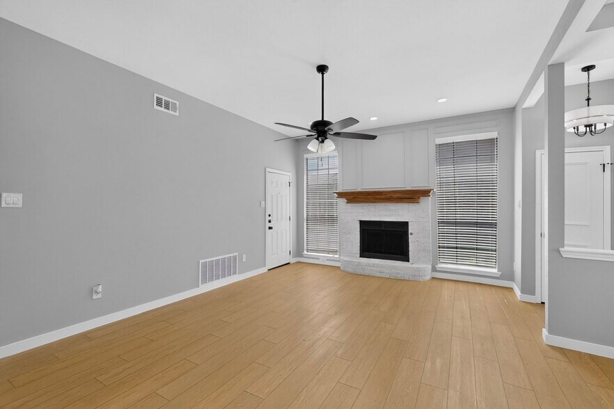 Building Photo - 2522 Larkspur Ln