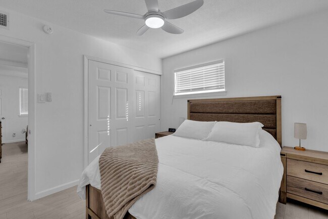 Building Photo - 9805 Sugarberry Dr