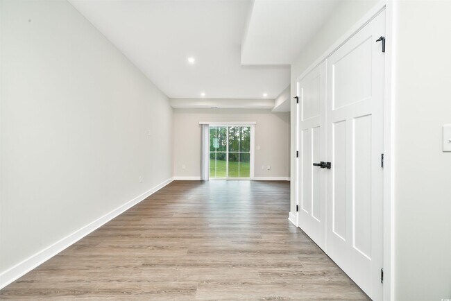 Building Photo - 303 Golan Cir