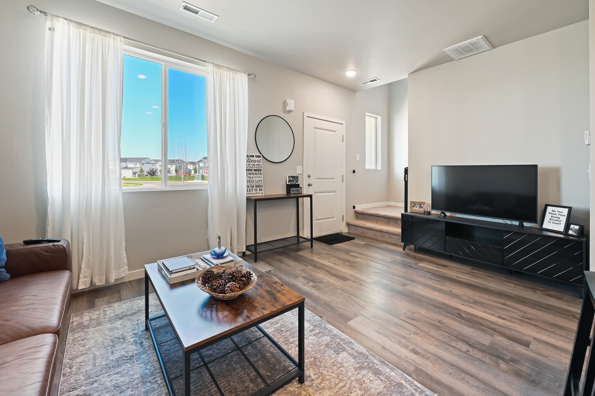 Living Room - 260 Pawnee Rd