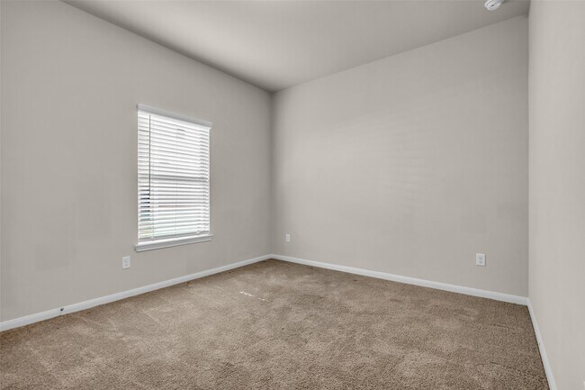 Building Photo - 506 Emerald Thicket Ln