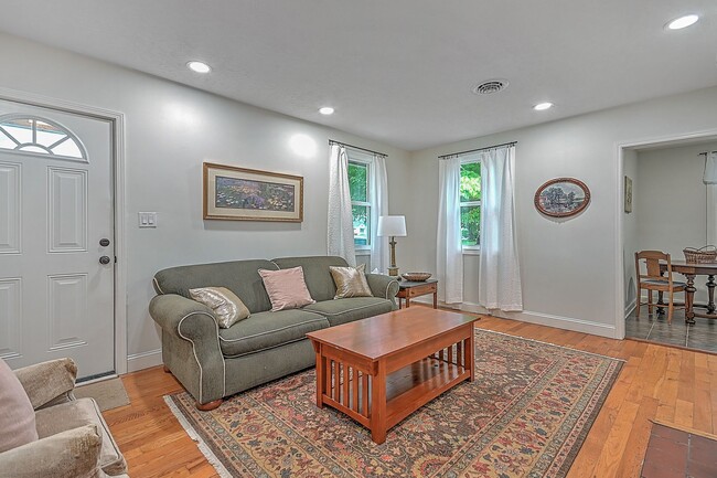 Building Photo - 1220 Morningside Cir