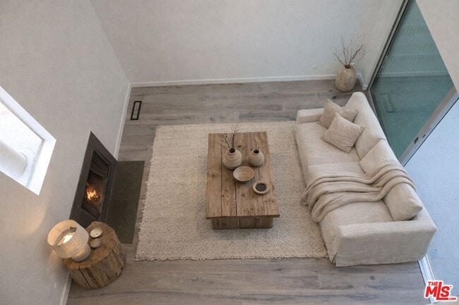 Building Photo - 21 1/2 Wavecrest Ave