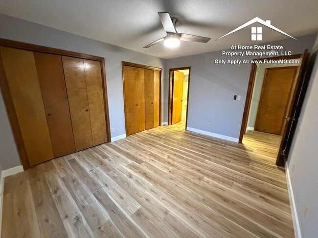 Building Photo - 2711 Mayflower Dr