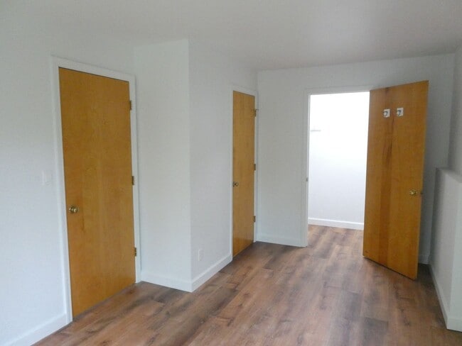 Building Photo - 3 Bedroom 2 Bath Home- Old South West