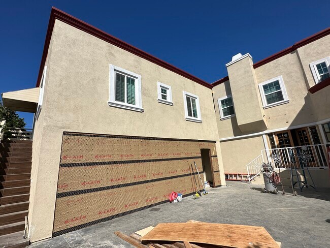 Building Photo - 3821 Elm Ave